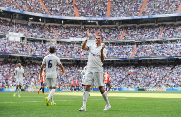 Pepe celebra su tanto ante Osasuna. (Getty)