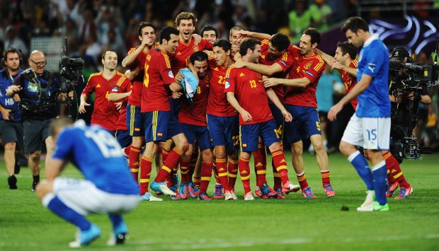 España celebra la Eurocopa tras ganar a Italia. (Getty)