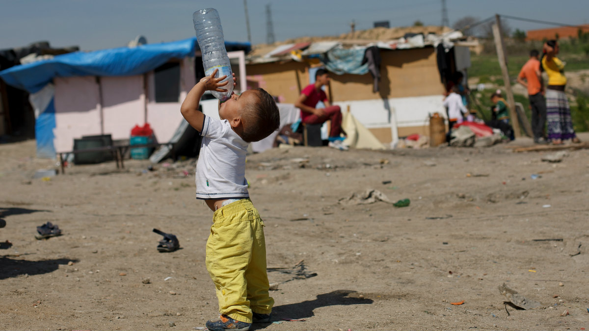 Unicef denuncia que el 34,4 de los niños en España se encuentran en riesgo de pobreza y Unicef denuncia que el 34,4 de los niños en España se encuentran en riesgo de pobreza y