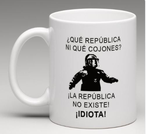 La frase del mosso de los «collons» se convierte en el icono que ridiculiza al separatismo en tazas y camisetas